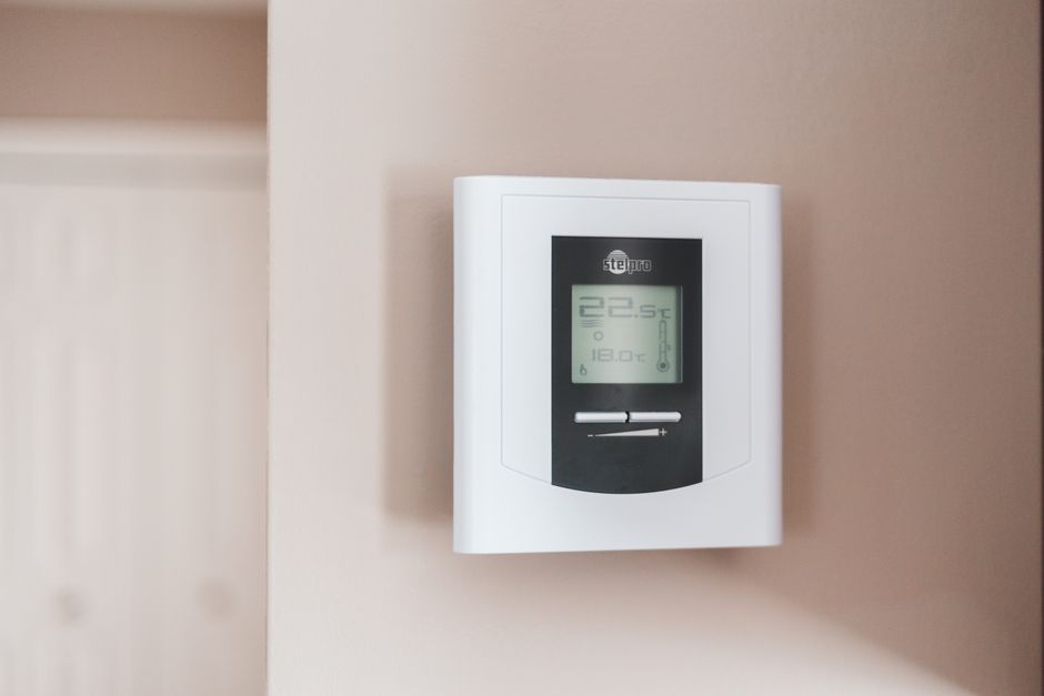 Thermostat connect&eacute; thermostat programmable